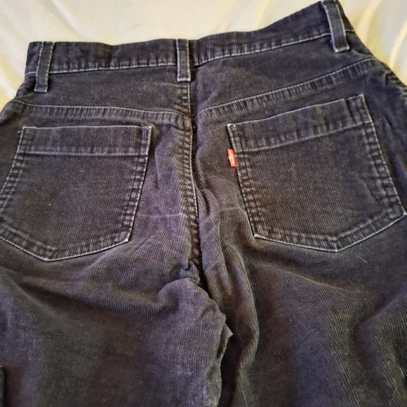 Levi's Women's Black Corduory Cargo Pants - Picture 8 of 9